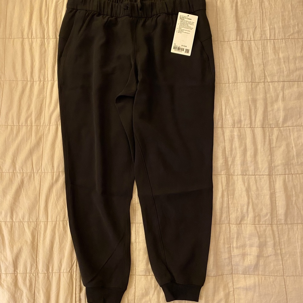 NWT Women’s Lululemon On The Fly Jogger 12